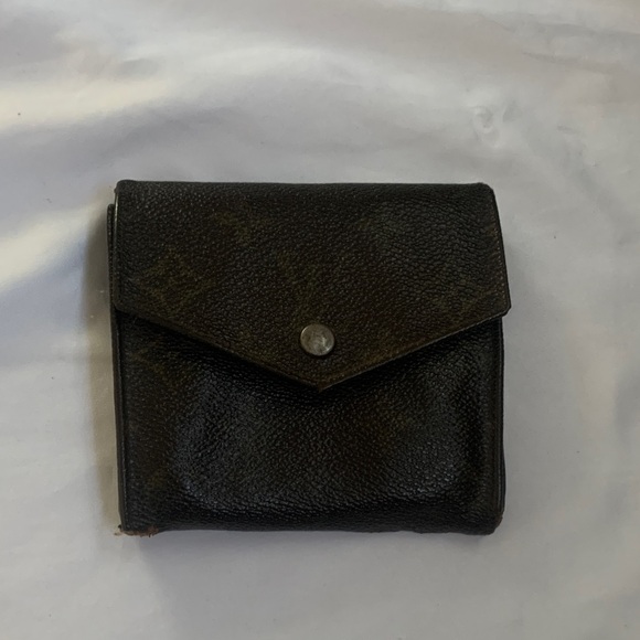 Louis Vuitton Dark Textured Wallet - Picture 1 of 8